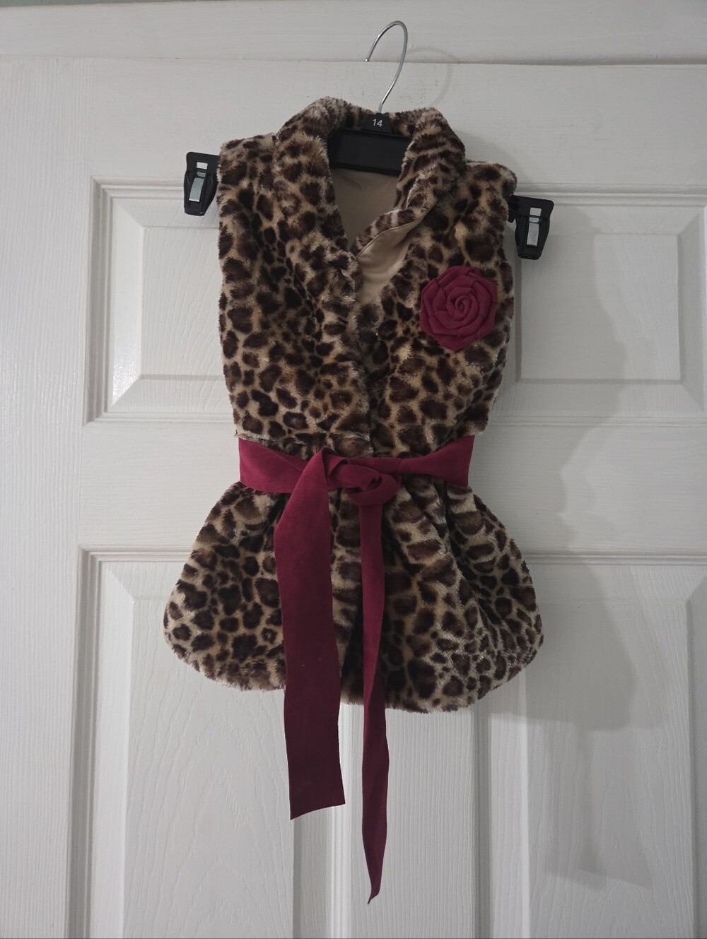 Little Lass Leopard Faux-Fur Girls Vest with Burgundy Rose and Sash.  4T